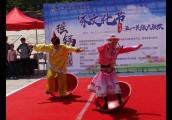 体验民族风情   寻找快乐时光