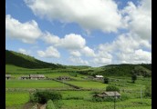 自驾游目的地：基础设施建设有章可循，公共服务有标可对