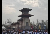 【封面】“超级长假”：　河南节庆活动丰富多彩