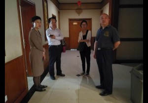 新乡市外事侨务旅游局局长崔红视察刘庄红色旅游发展情况