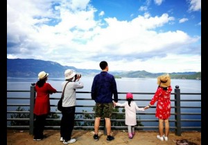 【广角聚焦】周末游微度假　想走就走的“快旅慢游”受青睐