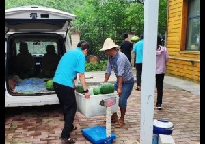 >>郑州绿博园：精准扶贫  关爱帮扶对象