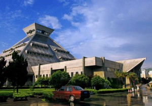>>河南省文化和旅游厅厅长姜继鼎到河南博物院调研工作
