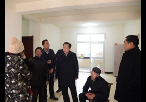 省文化和旅游厅厅长姜继鼎赴天桥沟村开展扶贫慰问活动