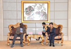 宋丽萍会见赞比亚政府旅游与艺术部部长查尔斯·班达