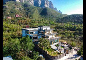 云台山上有沁园，侧耳听得古寺钟