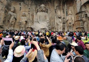 缓解节假日景区爆满！三年内5A级国有景区全面实行门票预约制