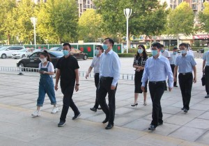 省委宣传部安全生产工作第七督导检查组组长、省委宣传部副部长黄玉国莅临许昌市图书馆督导检查安全生产工作