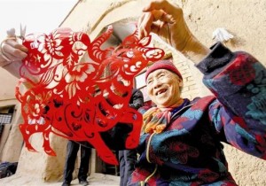 三门峡：剪纸传千年 神韵落指间