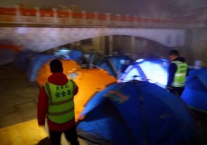 “五一”假期 老君山海拔两千米金顶为游客撑起“避风港”