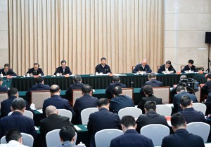 习近平主持召开全面推动黄河流域生态保护和高质量发展座谈会