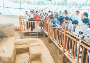 郑州：“五一”假期近百万游客博物馆里感受厚重历史