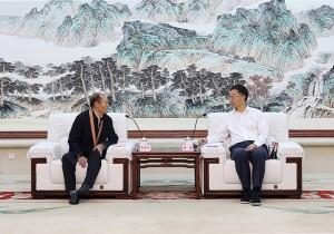 刘宁与我省“七一勋章”获得者和全国“两优一先”表彰对象代表座...