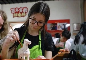 洛阳：古都韵味浓 国际范儿足