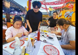 驻马店首个非遗文创街开街
